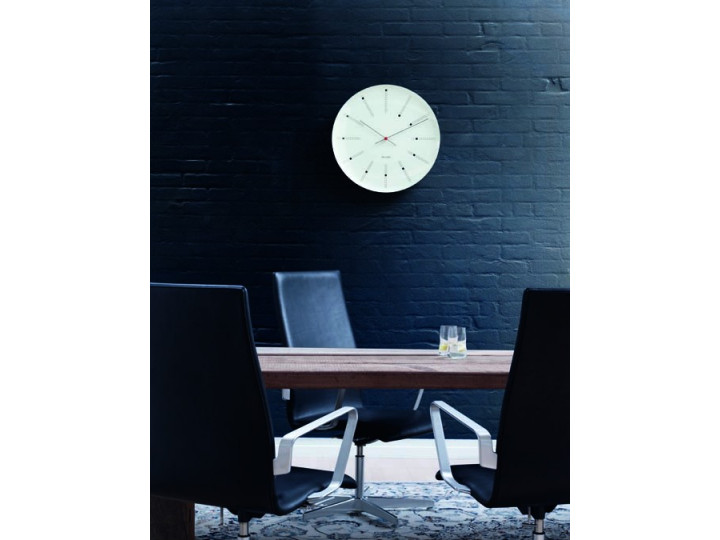 Arne Jacobsen - Bankers Wall Clock, white ø 29 cm | Galerie Møbler