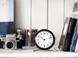 Arne Jacobsen Station Table Clock - black/white