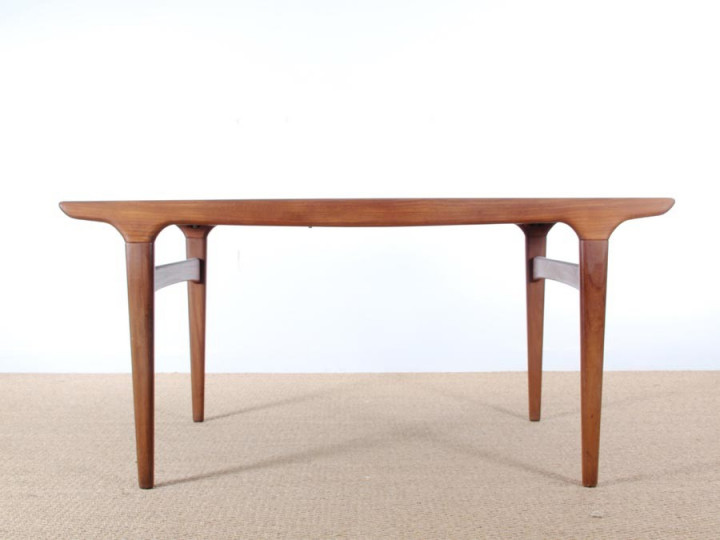 Mid-Century Modern Danish  dining table in teak  by Johannes Andersen 4/8 seats