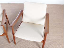 Mid century modern scandinavian pair of armchairs model 138 in teak by Finn Juhl