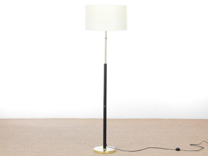 Mid-Century  modern scandinavian floor lamp in  brass and leather