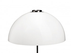 Lampe à poser scandinave modèle Kupoli. 