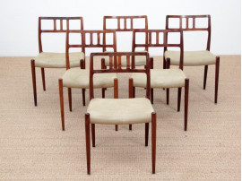 Suite de 6 chaises scandinaves en palissandre de Rio. Modèle 79. 