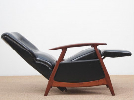 Mid-Century  modern scandinavian reeasy chair