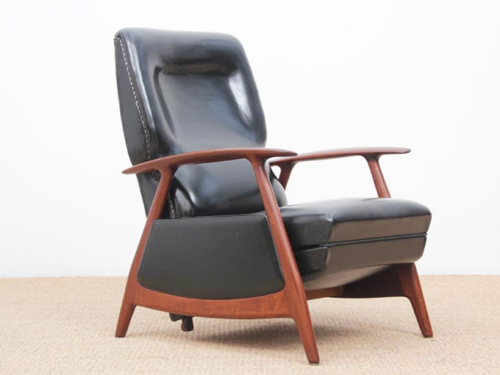 Mid-Century  modern scandinavian reeasy chair