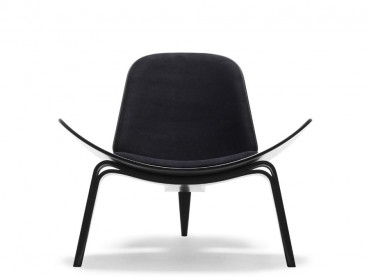 Fauteuil scandinave CH 07 ou Shell Chair. Nouvelle édition.