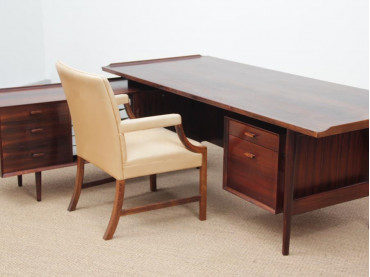 Grand bureau scandinave de direction en palissandre de Rio modèle 208 ...