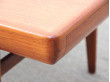 Table basse scandinave en teck. 