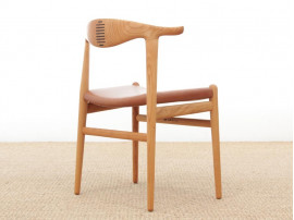 Mid-Century  modern scandinavian chair model Cow Horn PP 505 by Hans Wegner. New production.