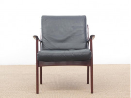 Mid-Century Modern Danish pair of  lounge chairs in mahogany model PJ 112 by Ole Wanscher