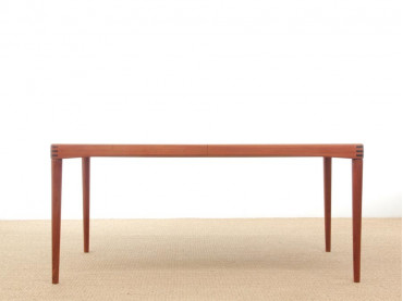 Mid-Century Modern danish extendable dining table in teak by H.W. Klein for Bramin, 6/8 seats.