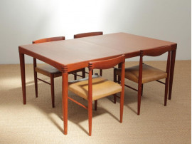 Mid-Century Modern danish extendable dining table in teak by H.W. Klein for Bramin, 6/8 seats.