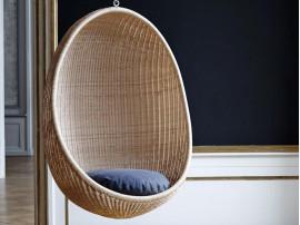 Fauteuil scandinave suspendu modèle Egg. Nouvelle édition.