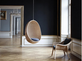 Fauteuil scandinave suspendu modèle Egg. Nouvelle édition.