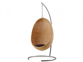 Fauteuil scandinave suspendu modèle Egg. Nouvelle édition.