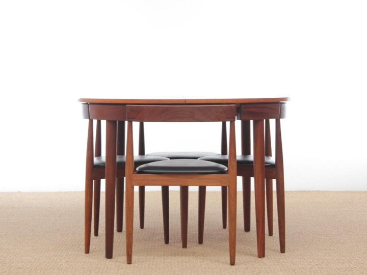 Mid-Century Modern scandinaviandiner set in teak by Hans Olsen