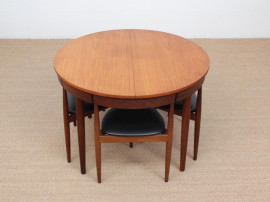 Mid-Century Modern scandinaviandiner set in teak by Hans Olsen