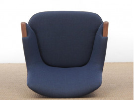 Fauteuil scandinave modèle CH 71. Edition neuve. 