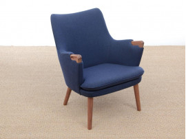 Mid century Modern Danish lounge chair model CH 71 by Hans Wegner. New production