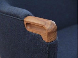 Fauteuil scandinave modèle CH 71. Edition neuve. 