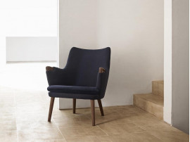 Fauteuil scandinave modèle CH 71. Edition neuve. 