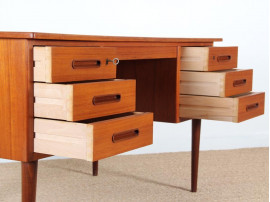 Mid-Century  modern scandinavian free standing desk in teak. 