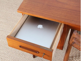 Mid-Century  modern scandinavian free standing desk in teak. 