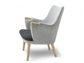 Fauteuil scandinave modèle CH 71. Edition neuve. 