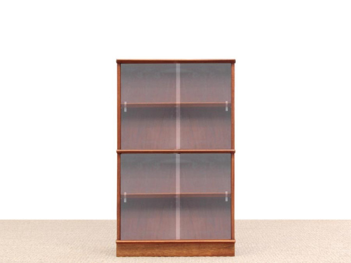 Small bookshelve or vitrine model Oscar.