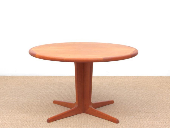 Mid-Century  modern scandinavian round dining table in teak 6/10 seat