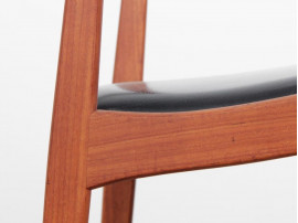 Suite de 6 chaises scandinaves en teck 