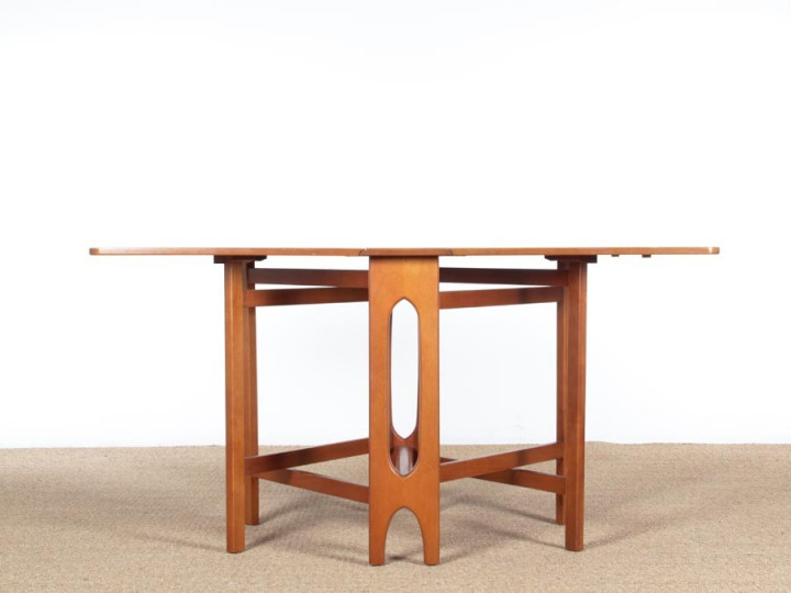 Mid-Century  modern scandinavian folding dining table in teak 4/6 seats 