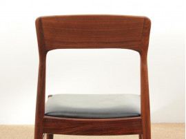 Mid-Century  modern scandinavian set of 8 rosewood chairs model 26 by Henning Kjærnulf.