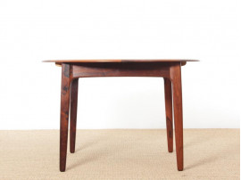 Mid-Century  modern scandinavian round dining table in Rio rosewood 4/8 seats