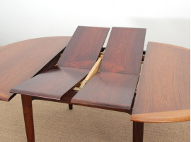 Mid-Century  modern scandinavian round dining table in Rio rosewood 4/8 seats