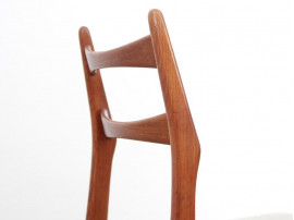 Mid-Century  modern  set of 4 chairs in teak