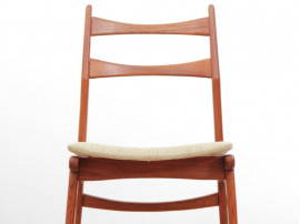 Suite de 4 chaises en teck