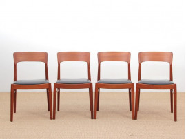 Mid-Century  modern scandinavian set of 8 rosewood chairs model 26 by Henning Kjærnulf.