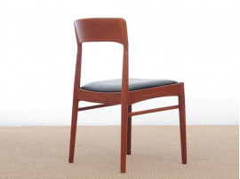 Mid-Century  modern scandinavian set of 8 rosewood chairs model 26 by Henning Kjærnulf.