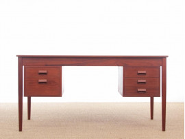 Mid-Century  modern scandinavian large desk in teak, model 130 by Borge Mogensen