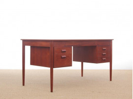 Mid-Century  modern scandinavian large desk in teak, model 130 by Borge Mogensen