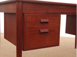 Mid-Century  modern scandinavian large desk in teak, model 130 by Borge Mogensen