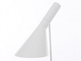 Lampe de Table ou de bureau scandinave modèle AJ blanc