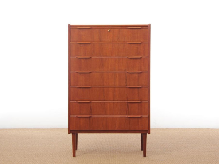 Mid-Century  modern scandinavian chest of drawer in teak 7 drawers.