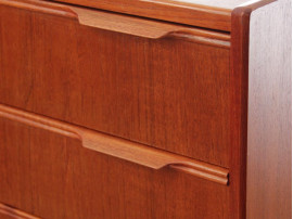 Mid-Century  modern scandinavian chest of drawer in teak 7 drawers.
