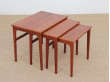 Ensemble de 3 tables gigognes scandinaves en teck. 