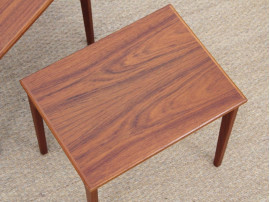 Ensemble de 3 tables gigognes scandinaves en teck. 