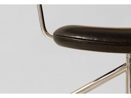 Chaise scandinave modèle Swivel ou PP502. Edition neuve