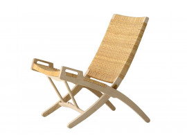 Mid-Century Modern PP512 Folding chair by Hans Wegner. New product.