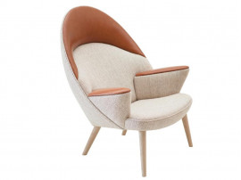 Mid-Century Modern PP521 upholstered Peacock chair by Hans Wegner. New product.